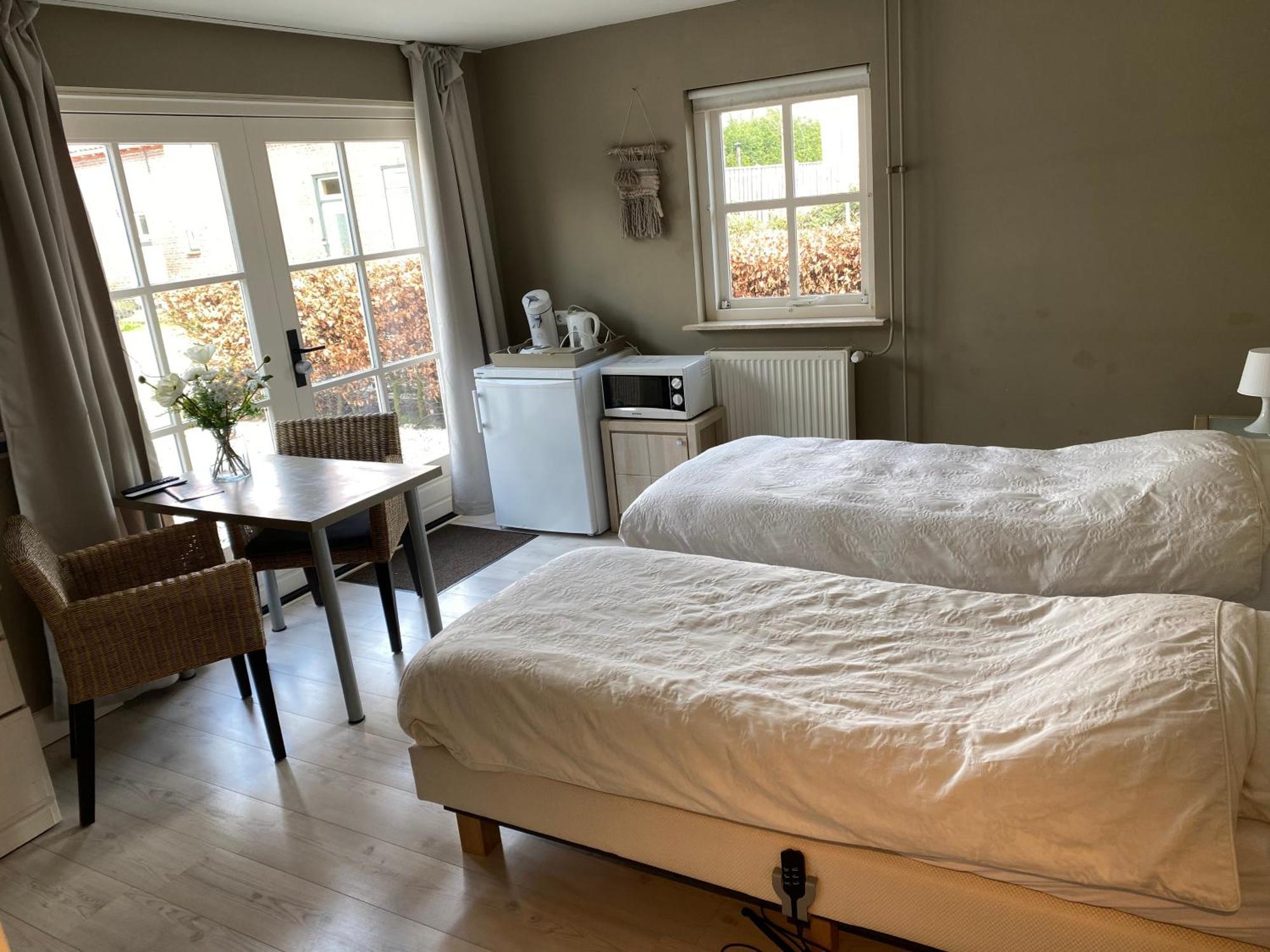 B&B Logeren Bij Van Heeren Made Exterior foto